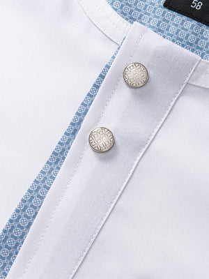 Imaarah Vantage white short sleeve thobe, close-up detail of Imaarah premium buttons and fabric texture